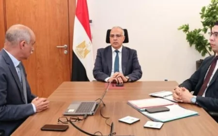 وزير الري يستعرض تحديثات وتطويرات المنظومة الفنية والتشغيلية للسد العالي