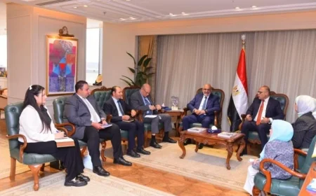 وزير العمل يلتقي وفد البنك الدولي لتعزيز التعاون المشترك