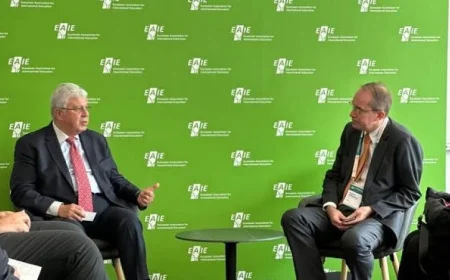 لقاء وزير التعليم العالي بقيادات مؤسسة STINT السويدية لتعزيز تدويل التعليم