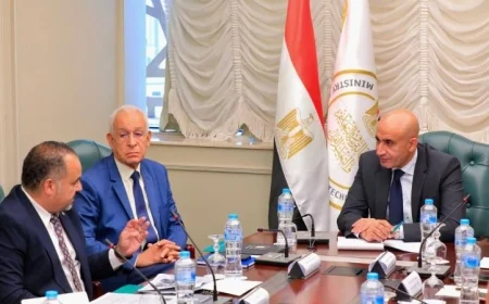 وزير التعليم يبحث تعزيز التعاون المشترك مع وفد مؤسسة مصر الخير