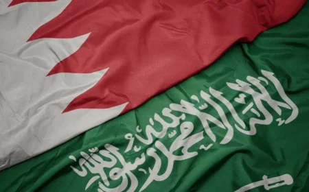 وزير خارجية البحرين يلتقي بنظيره السعودي لبحث التعاون الثنائي وتعزيز العلاقات المشتركة