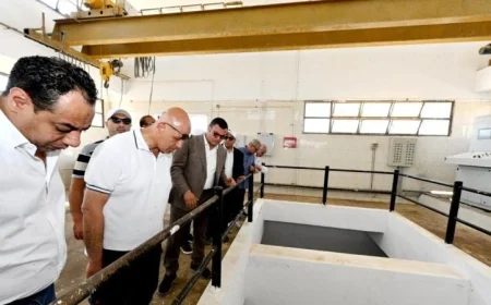 وزير الإسكان يزور محطة رفع الصرف الصحي الخامس شرق في 6 أكتوبر لتحسين البنية التحتية