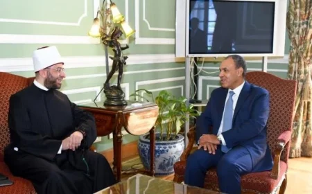 وزير الخارجية يشيد بالتنسيق الدائم بين وزارة الخارجية ووزارة الأوقاف خلال اللقاء مع وزير الأوقاف