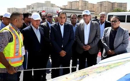 مدبولي يتفقد محطة الأتوبيس الترددي بجوار المتحف المصري الكبير بالصور