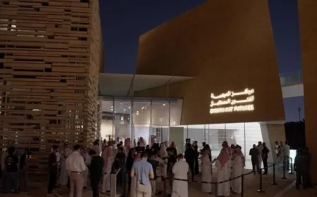 افتتاح معرض برنامج الفنانين الناشئين لأول مرة في مركز الدرعية لفنون المستقبل