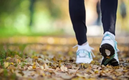 المشي اليومي يقضي على آلام الظهر المزمنة بطريقة فعالة