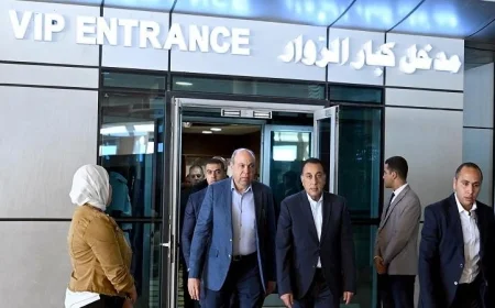 صور مدبولي يؤكد تميز موقع مطار سفنكس الدولي لقربه من الأهرامات والمتحف المصري