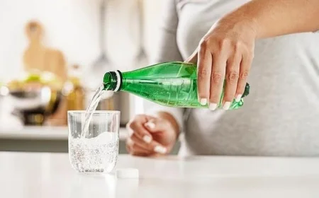 طبيب أسنان يكشف مخاطر المشروبات الغازية الخالية من السكر على صحة الفم