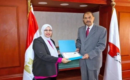 محافظ سوهاج يكرم المتميزين في إدارة مشروعك والاتصال السياسي بإنجازات مشرفة