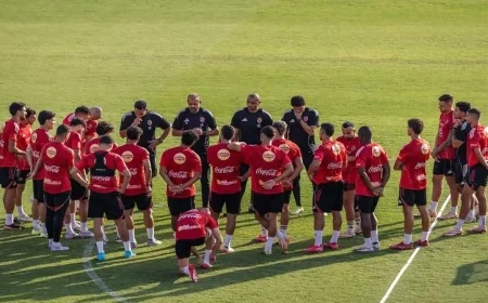 الأهلي يسعى لاستعادة التوازن ضد إنبي في الدوري الليلة