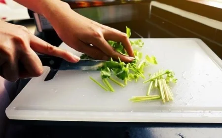 طبيب هارفارد يدعو للتخلص من أدوات المطبخ الضارة بصحتك