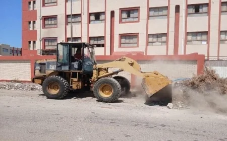 محافظ بورسعيد يعمل على تحقيق بيئة تعليمية آمنة وجاذبة لتحسين تجربة الطلاب