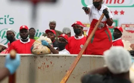 هيلدا باسي النيجيرية تسجل رقماً قياسياً في “جينيس” بأكبر طبق جولوف رايس عالمي