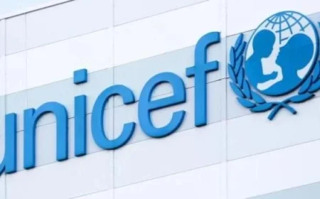 دليل جديد من اليونيسف لحماية الأطفال من مخاطر الإنترنت بمناسبة اليوم الدولي للسلام