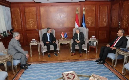 الفريق ربيع يعلن عن خدمة جمع وإزالة مخلفات آمنة لـ2516 سفينة بالصور