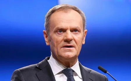 رئيس وزراء بولندا يعلن عن خطة لشراء غواصات جديدة لتعزيز الدفاعات الوطنية