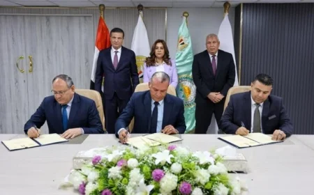 وزيران ومحافظ الوادي الجديد يشهدون توقيع بروتوكول لإنشاء أول مركز لإنتاج الحرير في مصر