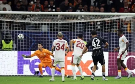 انتصار ساحق لآينتراخت فرانكفورت بخماسية على جلطة سراي في دوري الأبطال