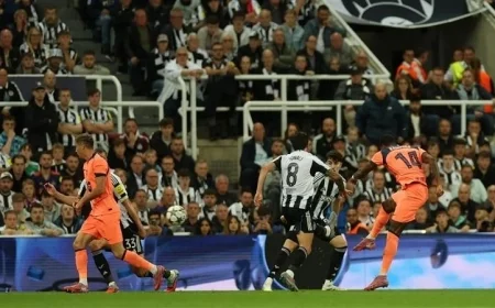 راشفورد يقود برشلونة للفوز على نيوكاسل بثنائية في دوري أبطال أوروبا