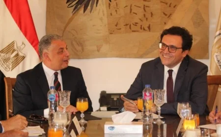 هشام هنيدي ومحافظ الإسماعيلية يناقشان تجهيزات مهرجان كلثوميات والفنون الشعبية الـ25