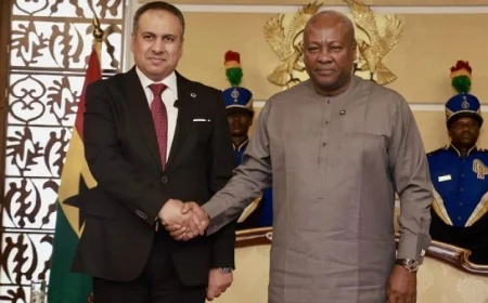 السفير المصري الجديد في أكرا يسلم أوراق اعتماده لرئيس غانا