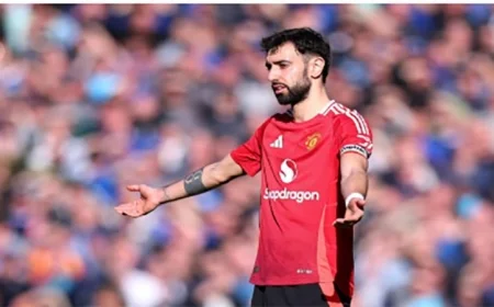 برونو فرنانديز يحتفل بإنجازه المميز بعد الفوز على تشيلسي بتحقيق 100 هدف مع مانشستر يونايتد