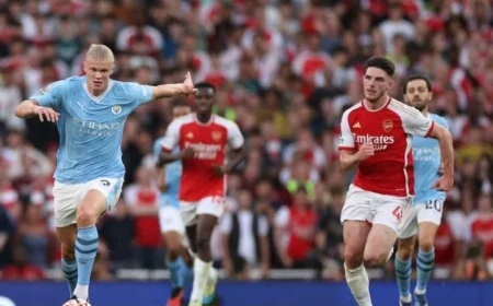 قمة نارية بالدوري الإنجليزي: مواجهة مرتقبة بين مانشستر سيتي وأرسنال