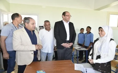 محافظ بورسعيد يراقب سير العملية التعليمية في مدرسة الشهيد فتحي عبد الحميد لضمان الانتظام والتميز