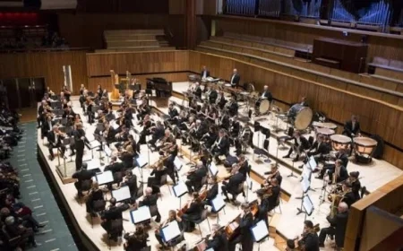 الأوركسترا الملكي البريطاني يُبهر الجمهور في الدورة الأولى لفعاليات صدى الأهرامات