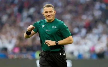 طاقم تحكيم روماني يقود مواجهة مثيرة بين بيراميدز والأهلي