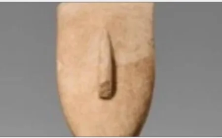 تمثال رخامى نادر يجذب الأنظار في مزاد عالمي بنيويورك