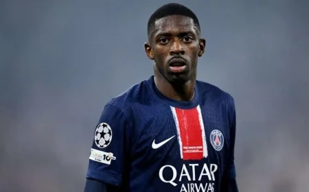 عثمان ديمبيلي لاعب باريس سان جيرمان يفوز بالكرة الذهبية 2025