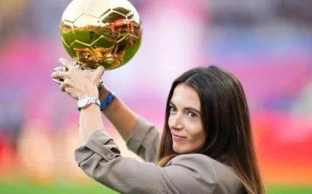 الإسبانية أيتانا بونماتي تتوج بجائزة الكرة الذهبية للسيدات 2025