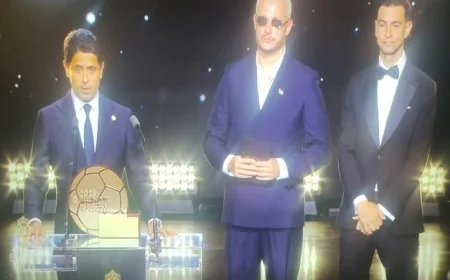 باريس سان جيرمان يحصد جائزة أفضل نادي في العالم في حفل الكرة الذهبية