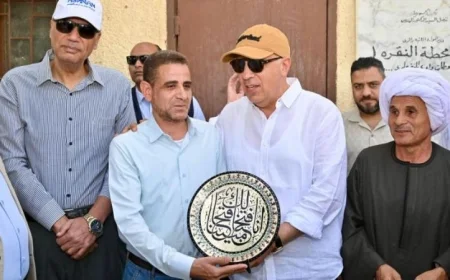 وزير الري يكرم المهندس محسن قبيسي لإنجازاته في إدارة هندسة ري النقرة