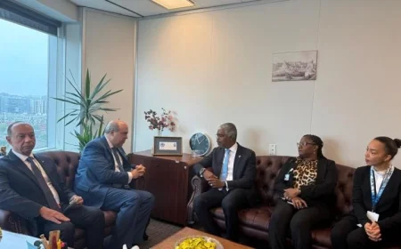 صور: وزير الطيران يتناول أفاق التعاون مع نظيره الأنجولي