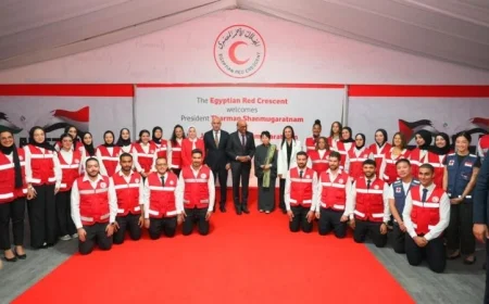 رئيس سنغافورة يثني على جهود الهلال الأحمر المصري في دعم غزة بالمساعدات