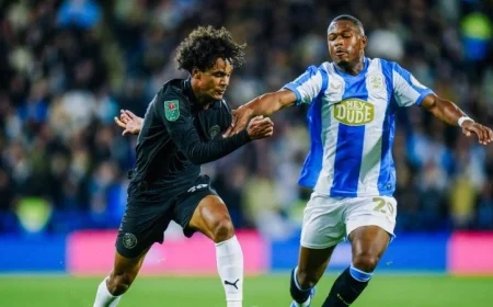 تأهل مانشستر سيتي إلى الدور التالي في كأس كاراباو بفوز مثير على هدرسفيلد تاون بهدفين