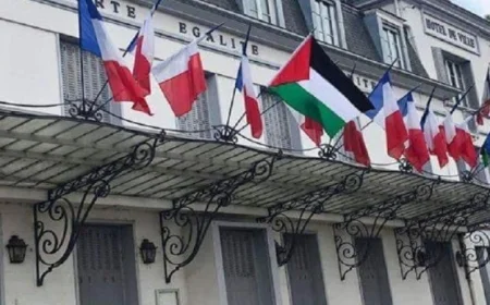 أكثر من 50 بلدية فرنسية ترفع العلم الفلسطيني دعمًا للاعتراف بدولة فلسطين