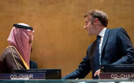 السعودية وفرنسا تدعوان لتسريع تنفيذ إعلان نيويورك بخطوات حاسمة