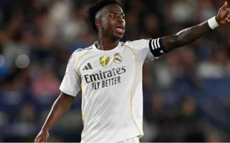 خمسة أندية إنجليزية تتنافس لضم فينيسيوس جونيور إلى صفوفها