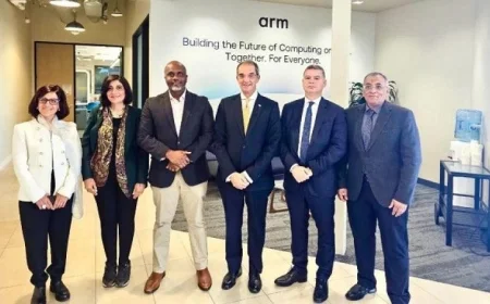 وزير الاتصالات يناقش التعاون في تصميم وتصنيع الإلكترونيات مع شركات عالمية كبرى