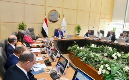 وزير الصناعة يقود اجتماع مجلس إدارة هيئة تخطيط مشروعات النقل