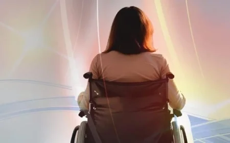 البوستر الرسمي لفيلم هي التسجيلي للمخرج عاطف شكري يشعل حماس الجمهور