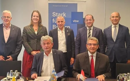 سفير مصر في برلين يوقع وثيقتين لدعم انتقال العمالة المصرية إلى ألمانيا