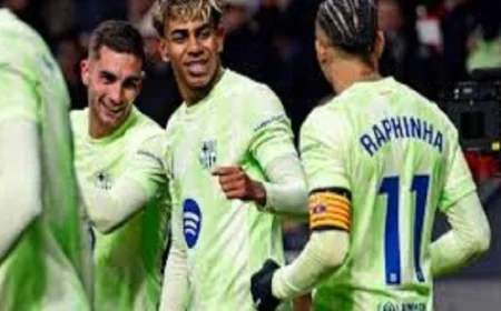 برشلونة يواجه ريال سوسيداد لتحقيق الصدارة في الدوري الإسباني الليلة