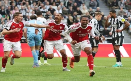 أرسنال يتغلب على كريستال بالاس 2-1 ويعزز مكانته في الدوري الإنجليزي