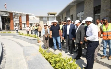 وزير الإسكان يجتمع مع الشركات المنفذة في مشروع حدائق تلال الفسطاط