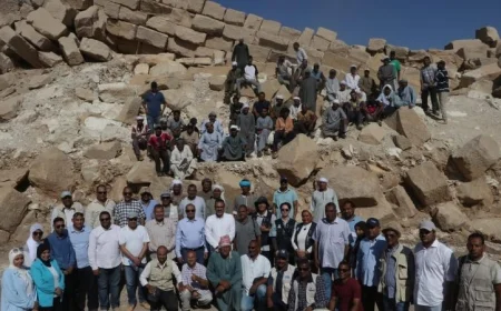 بالصور: أمين الأعلى للآثار يشرف على ترميم الصرح الأول لمعبد الرامسيوم في الأقصر