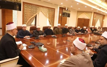 مفتي الجمهورية يطلع على تقدم القطاع الشرعي ويشارك في معرض الكتاب بالقاهرة